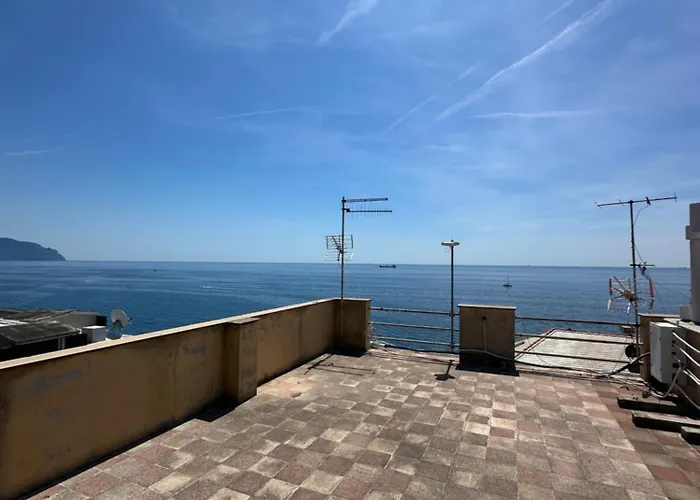 Attico Sul Mare Di Claudio E Maria Apartmán