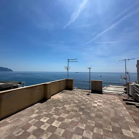 Attico Sul Mare Di Claudio E Maria Apartamento